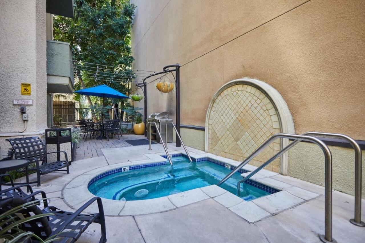 Beverly Hills 1br Nr Shops Bars On Rodeo Lax-365 Los Angeles